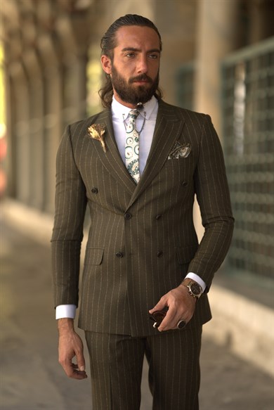Line Detail Slim Fit Suit ürünü SUIT kategorisinde sizleri bekliyor.