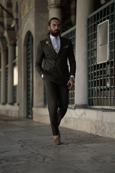 Line Detail Slim Fit Suit ürünü SUIT kategorisinde sizleri bekliyor.