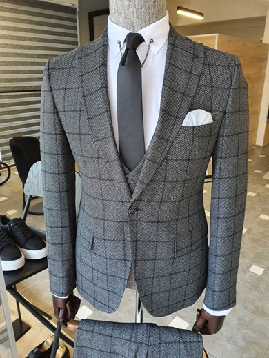 Slim Fit Plaid Vest Suit ürünü SUIT kategorisinde sizleri bekliyor.