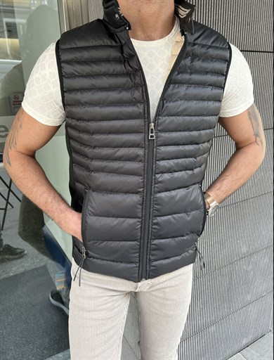 Zipper Detailed Slim Fit Vest ürünü OUTERWEAR kategorisinde sizleri bekliyor.