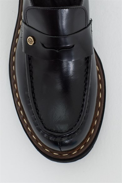 Rubber Sole Special Design Genuine Leather Loafer ürünü LOAFER kategorisinde sizleri bekliyor.