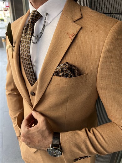 Mono Collar Slim Fit Suit ürünü SUIT kategorisinde sizleri bekliyor.
