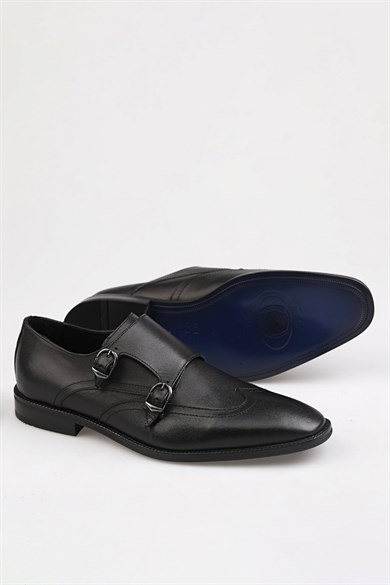 Özel Tasarım Çift Tokalı Casual Ayakkabı ürünü NEW SEASON kategorisinde sizleri bekliyor.