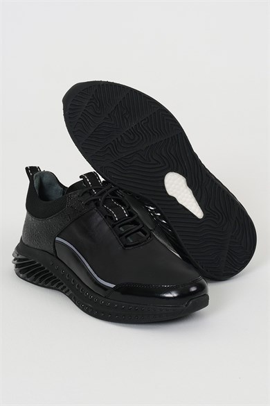 Special Design Genuine Leather Sports Shoes ürünü SNEAKER kategorisinde sizleri bekliyor.