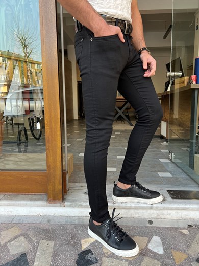 Slim Fit Yan Cepli Kot Pantolon ürünü JEANS CLOTHING kategorisinde sizleri bekliyor.