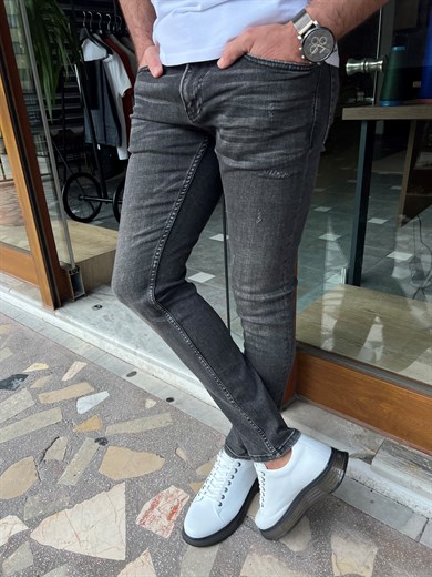 Taşlamalı Slim Fit Kot Pantolon ürünü JEANS CLOTHING kategorisinde sizleri bekliyor.