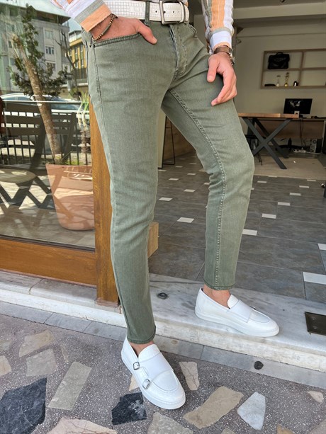 Yan Cepli Slim Fit Kot Pantolon ürünü JEANS CLOTHING kategorisinde sizleri bekliyor.